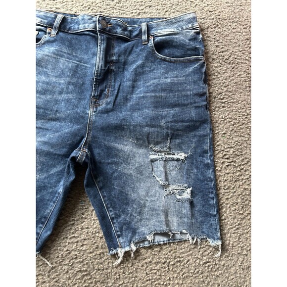 American Eagle Extreme Flex Denim Bermuda Shorts Faded  Distressed Destroyed 40 - Picture 3 of 6